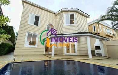 Imagem: A casa em condomínio possui 4 Dormitórios, 5 Banheiros, 5