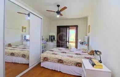 Imagem 13: Casa em Porto Alegre, no bairro Hípica, com 2 dormitório s , e 2 banheiros,...