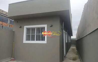 Imagem: A casa possui 2 Dormitórios, 1 Banheiro, 2 Vagas na garagem