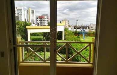 Imagem: O apartamento possui 3 Dormitórios, 1 Banheiro, 1 Vaga na garagem