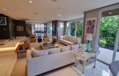 Imagem 4: Casa de alto padrão em condomínio fechado a venda no bairro de Lourdes...