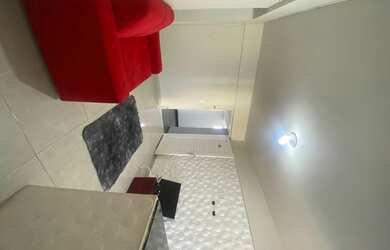 Imagem: O apartamento possui 1 Dormitório, 1 Banheiro, 1 Vaga na garagem