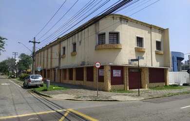 Imagem: O apartamento possui 3 Dormitórios, 1 Banheiro, 380m² de Área