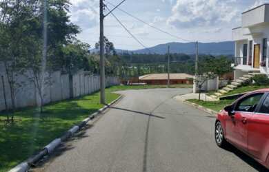 Imagem: O terreno possui 250m² de Área e está localizado em Cézar