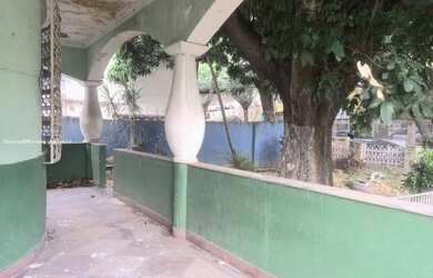 Imagem: A casa possui 2 Dormitórios, 1 Banheiro, 2 Vagas na garagem