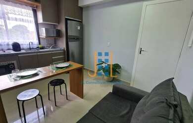 Imagem: O apartamento possui 2 Dormitórios, 1 Banheiro, 1 Vaga na garagem