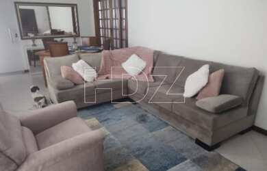 Imagem: A casa possui 3 Dormitórios, 3 Banheiros, 1 Vaga na garagem