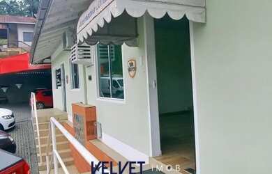 Imagem: O depósito possui 2 Vagas na garagem, 40m² de Área e está