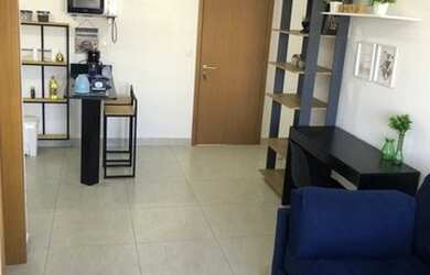 Imagem: O apartamento possui 1 Dormitório, 1 Banheiro, 1 Vaga na garagem