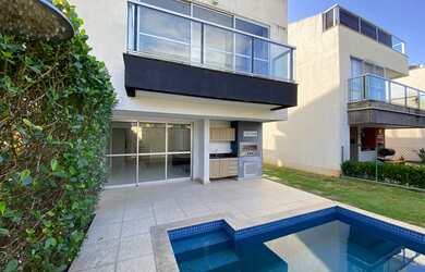 Imagem: A casa em condomínio possui 3 Dormitórios, 5 Banheiros, 3