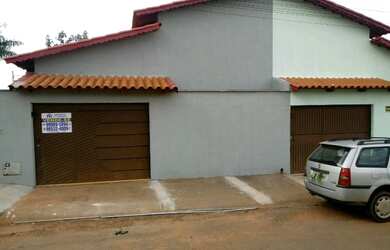 Imagem: A casa possui 2 Dormitórios, 1 Banheiro, 1 Vaga na garagem