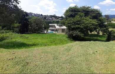 Imagem: O terreno possui 840m² de Área, Imóvel novo e está localizado