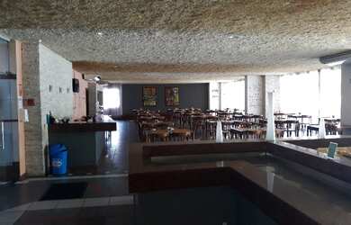 Imagem: O depósito possui 5 Vagas na garagem e 500m² de Área e está