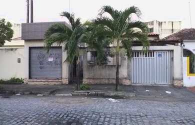 Imagem: A casa possui 5 Dormitórios, 5 Banheiros, 2 Vagas na garagem