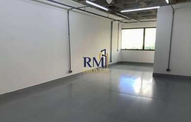 Imagem: O depósito possui 1 Vaga na garagem e 33m² de Área e está