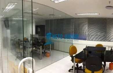 Imagem: O depósito possui 2 Vagas na garagem e 117m² de Área e está