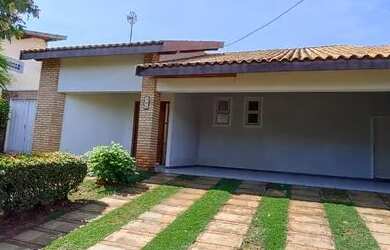 Imagem: A casa em condomínio possui 3 Dormitórios, 3 Banheiros, 5