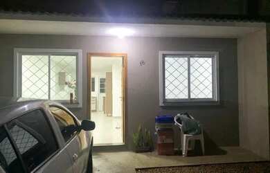 Imagem: A casa em condomínio possui 2 Dormitórios, 1 Banheiro, 2 Vagas