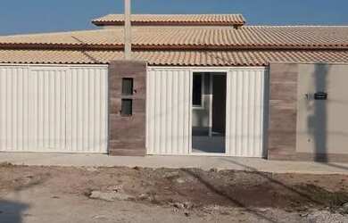 Imagem: A casa possui 2 Dormitórios, 1 Banheiro e 1 Vaga na garagem