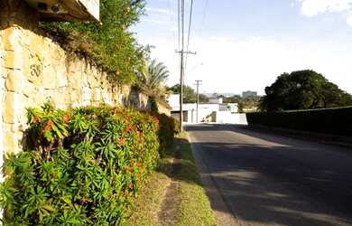 Imagem: A casa em condomínio possui 5 Dormitórios, 5 Banheiros, 5