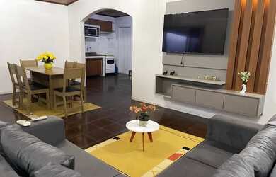 Imagem: A casa possui 3 Dormitórios e 4 Vagas na garagem e está localizado