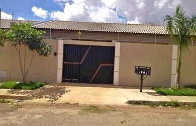 Imagem: A casa possui 2 Dormitórios e está localizado em Bento Ferreira