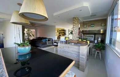 Imagem: A casa possui 3 Dormitórios, 3 Banheiros, 2 Vagas na garagem