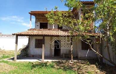 Imagem: A casa à venda possui 3 Dormitórios, 2 Banheiros, 5 Vagas