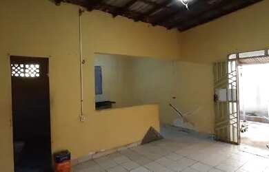 Imagem: A casa possui 2 Dormitórios, 1 Banheiro e está localizado