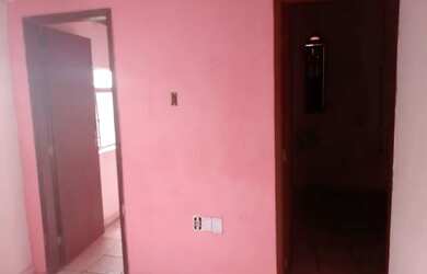 Imagem: A casa possui 2 Dormitórios, 1 Banheiro e está localizado