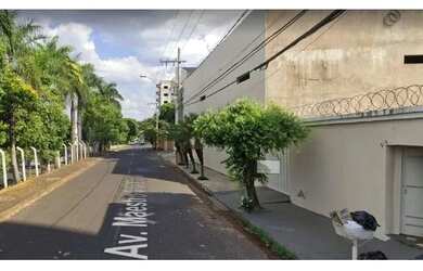 Imagem: O depósito possui 5 Vagas na garagem e 64m² de Área e está