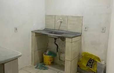 Imagem: A casa possui 2 Dormitórios, 1 Banheiro e está localizado