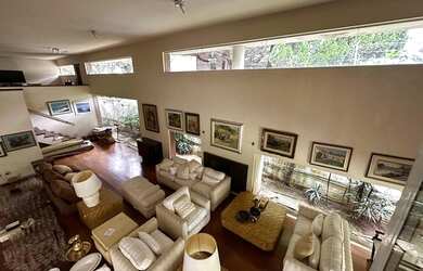 Imagem 13: Casa no jardim Europa. Churrasqueira, Varanda, Guarda roupaeLareira