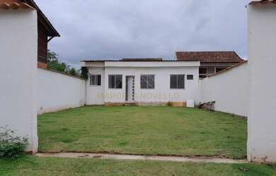 Imagem: A casa em condomínio possui 3 Dormitórios, 1 Banheiro, 2 Vagas