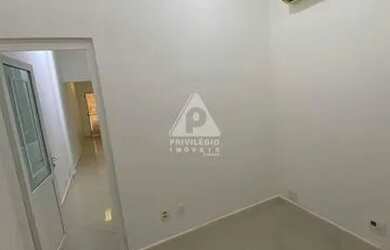 Imagem: O depósito possui 1 Vaga na garagem, 51m² de Área e está