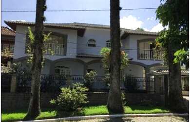 Imagem: A casa em condomínio possui 4 Dormitórios, 4 Banheiros, 2