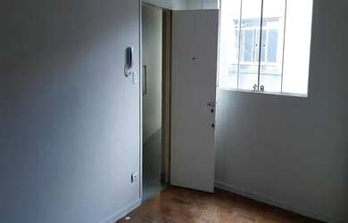 Imagem: O apartamento possui 2 Dormitórios, 1 Banheiro, 81m² de Área