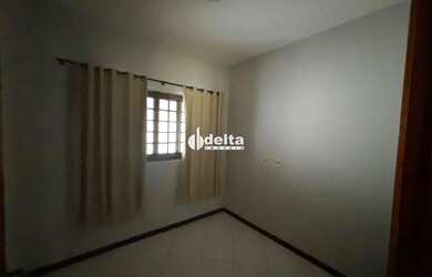 Imagem 11: Casa estilo sobrado com 3 quartos sendo 1 suíte disponível para locação no bairro Jardim P