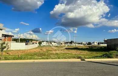 Imagem: O terreno possui 242m² de Área, Imóvel novo e está localizado