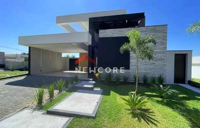 Imagem: A casa em condomínio possui 3 Dormitórios, 2 Banheiros, 4