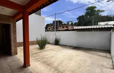 Imagem 2: BAMBUÍ, ORLA 23 IMOBILIÁRIA Belíssima Casa de 1ª Locação Próxima...