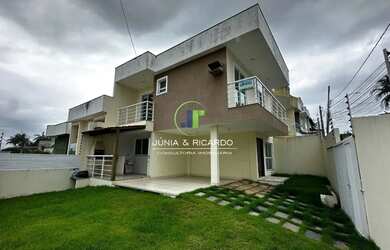 Imagem: A casa possui 3 Dormitórios, 3 Banheiros, 2 Vagas na garagem