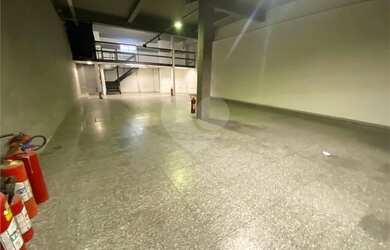 Imagem: O depósito possui 101m² de Área e está localizado em Centro