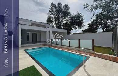 Imagem: A casa em condomínio possui 4 Dormitórios, 4 Banheiros, 2