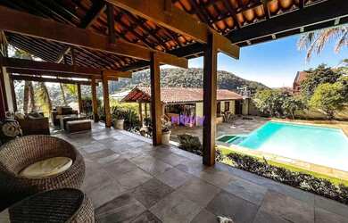 Imagem: A casa em condomínio possui 5 Dormitórios, 5 Banheiros, 3