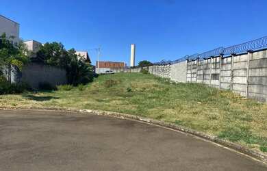 Imagem: O terreno possui 302m² de Área e está localizado em Rio