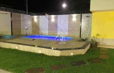 Imagem: A casa possui 3 Dormitórios, 2 Banheiros, 4 Vagas na garagem