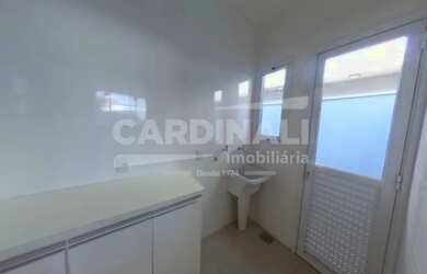 Imagem 7: Casa em condomínio fechado, com excelente localização, próximo a supermercados...