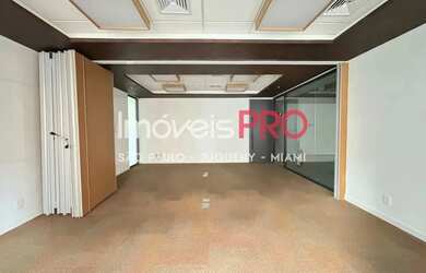 Imagem 10: Conjunto comercial com 375m², 8 vagas e muito bem localizado no miolo...