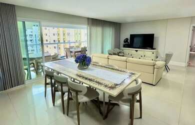 Imagem: O apartamento possui 4 Dormitórios, 5 Banheiros, 3 Vagas na